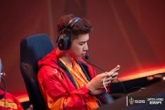 Áo khoác dù Team Flash 2026