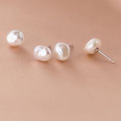 Bông Tai Nụ Mạ Bạc 925 Đính Ngọc Trai Baroque Tối Giản Tự Nhiên MADAME HIEN PEARLS BTB009B