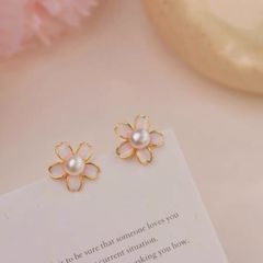 Bông Tai Ngọc Trai Tự Nhiên Mặt Hoa Anh Đào Sakura 5 Cánh Xinh Xắn MADAME HIEN PEARLS Cho Nữ BTN300