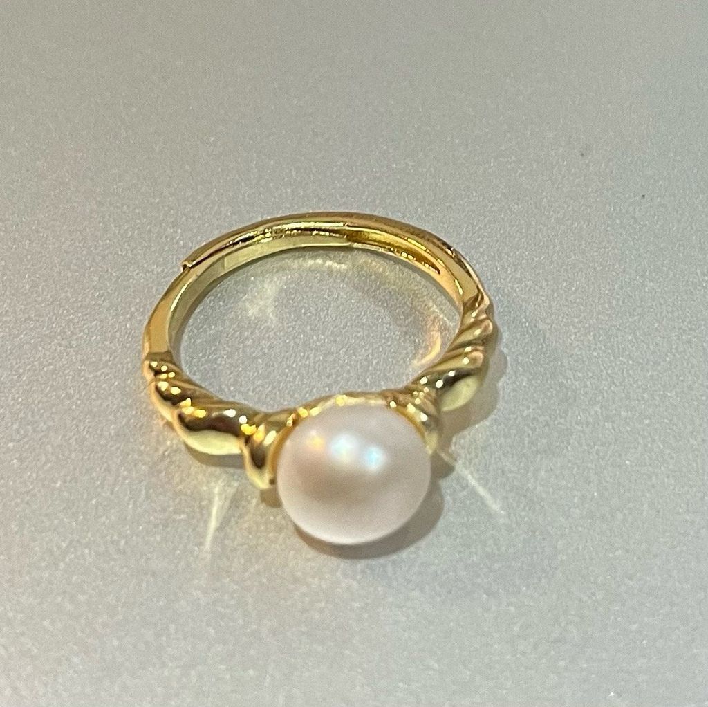 Nhẫn Ngọc Trai Tự Nhiên MADAME HIEN PEARLS Kiểu Dáng Sóng Nhẹ Cổ Điển NN072