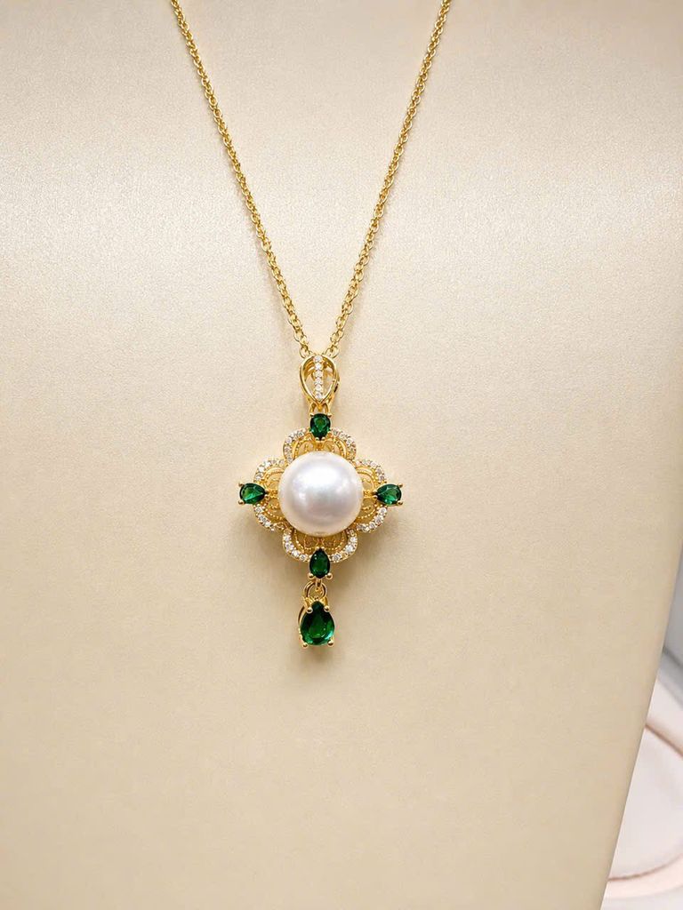 Vòng cổ Đính Ngọc Trai Khung Chạm Khắc Sắc Sảo Phong Cách Cổ Điển Sang Trọng Quý Phái MADAME HIEN PEARL MN044