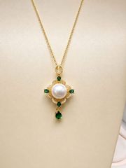 Vòng cổ Đính Ngọc Trai Khung Chạm Khắc Sắc Sảo Phong Cách Cổ Điển Sang Trọng Quý Phái MADAME HIEN PEARL MN044
