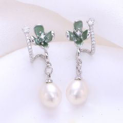 Bông Tai Kim Bạc S925 Tua Rua Hạt Ngọc Trai Giọt Nước Tự Nhiên Mặt Hoa Trà 3D Xanh Cẩm Thạch Sang Trọng MADAME HIEN PEARLS Cho Nữ BTG165