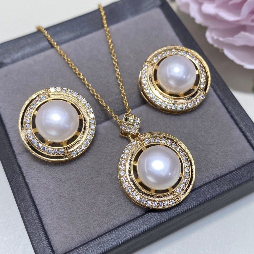 Bộ Trang Sức Ngọc Trai Thật Tự Nhiên Size Lớn 10-11mm, Viền Vàng Đính Đá Cao Cấp - Ngọc trai Giá Sỉ Phú Quốc MADAME HIEN PEARLS SPS124