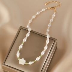 Bộ Trang Sức Ngọc Trai gồm Vòng Cổ và Vòng Tay Ngọc Trai Tự Nhiên Phối Đá Xanh Charm Hoa Hồng Trắng – Trang Sức Nữ Thanh Lịch Cao Cấp MADAME HIEN PEARLS Đáng Yêu SCG014