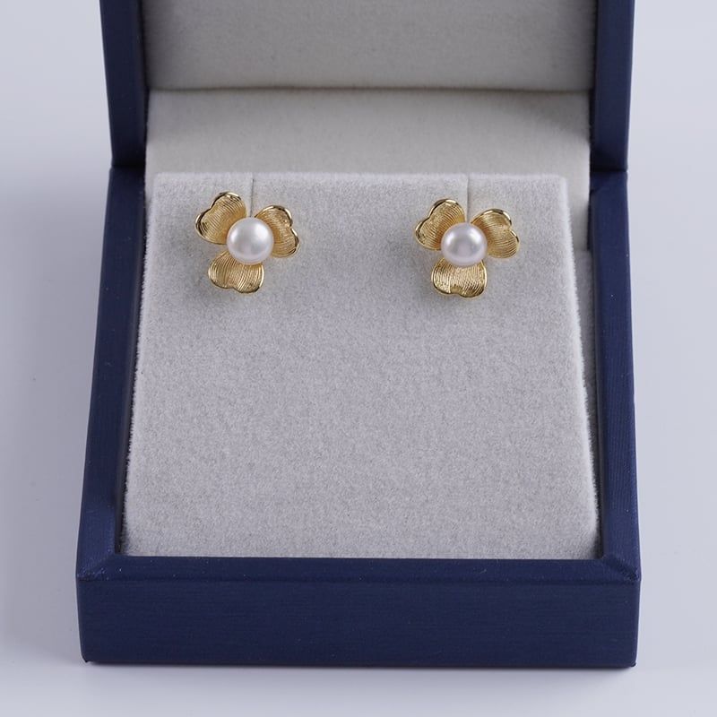 Bông Tai Ngọc Trai Tự Nhiên Đáng Yêu Dáng Hoa 3 Cánh Đáng Yêu MADAME HIEN PEARLS BTN319