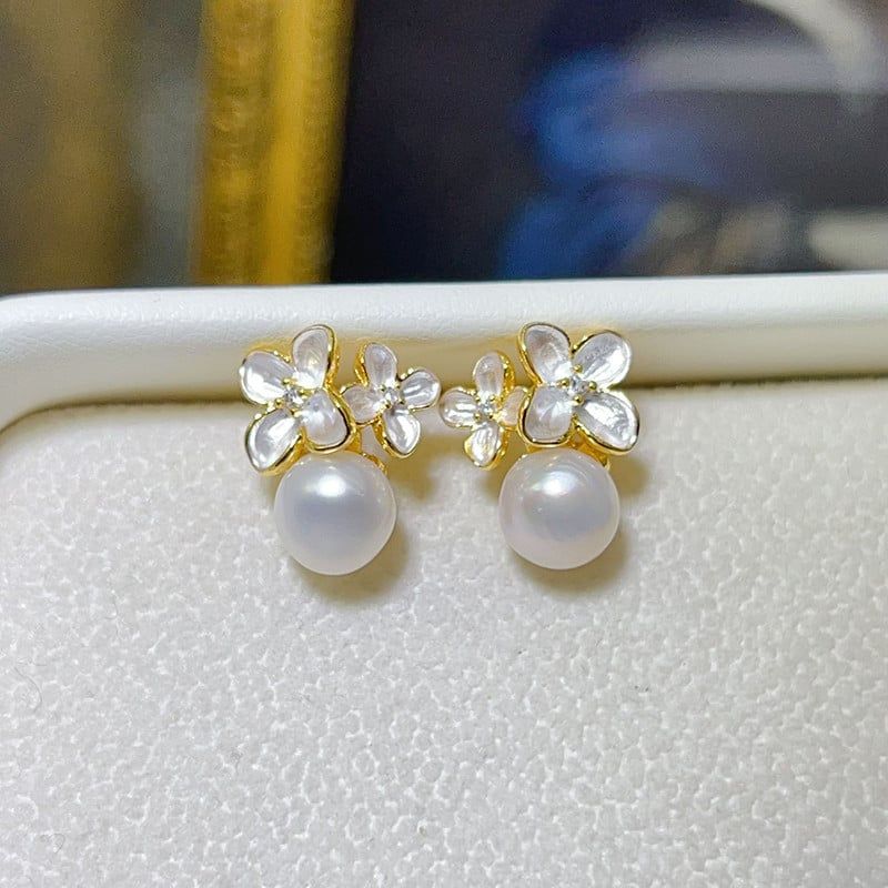 Bông Tai Ngọc Trai Tự Nhiên Khung Hoa Trà Lớn Nhỏ Sang Trọng MADAME HIEN PEARLS BTN052TR