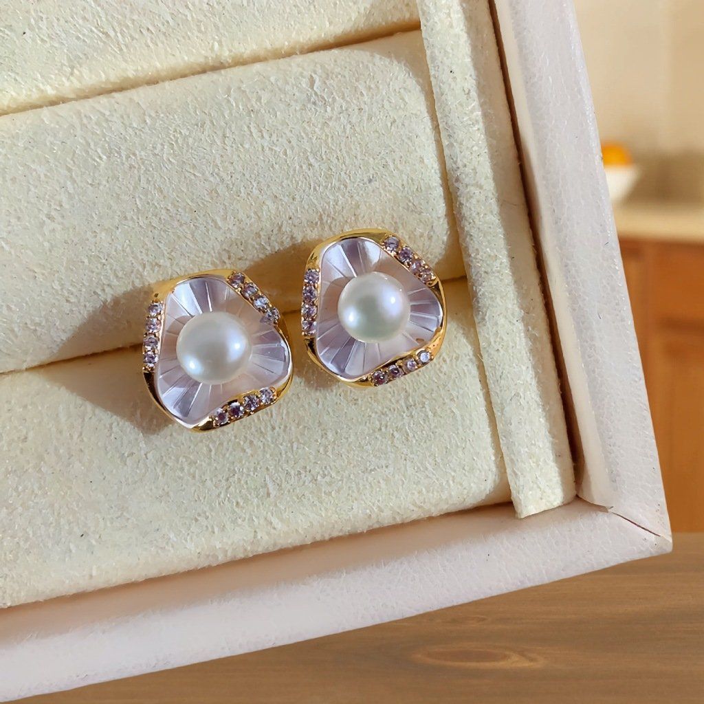 Bông Tai Ngọc Trai Tự Nhiên Mặt Hoa 3D 3 Cánh Lạ Mắt Xinh Xắn MADAME HIEN PEARLS Cho Nữ BTN301