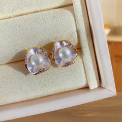 Bông Tai Ngọc Trai Tự Nhiên Mặt Hoa 3D 3 Cánh Lạ Mắt Xinh Xắn MADAME HIEN PEARLS Cho Nữ BTN301
