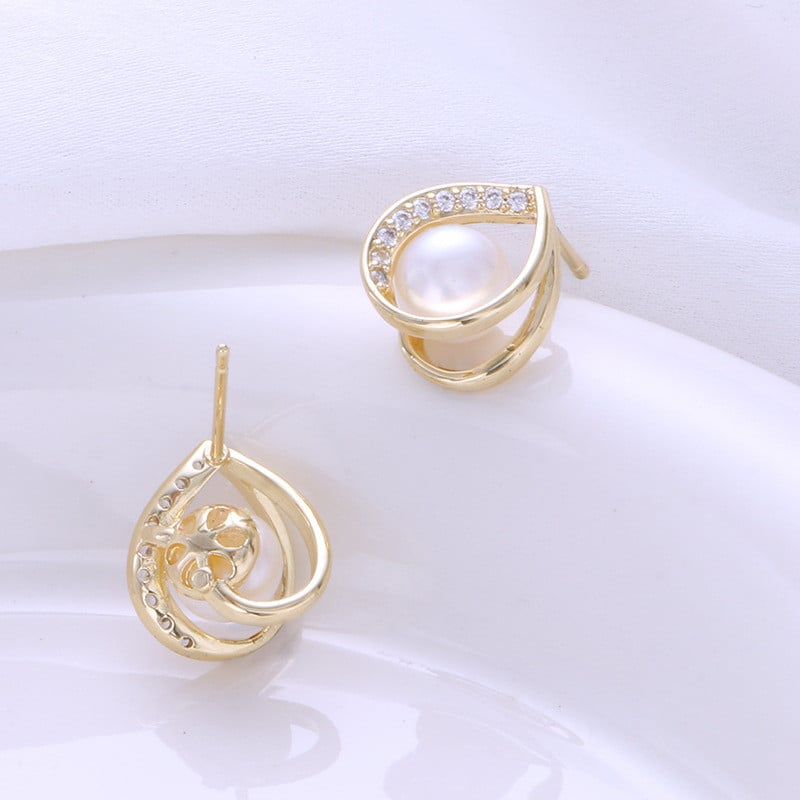 Bông Tai Ngọc Trai Tự Nhiên Trái Tim Rỗng Đáng Yêu MADAME HIEN PEARLS Cho Nữ BTN305
