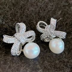 Bông Tai Ngọc Trai Tự Nhiên Mặt Nơ Sang Trọng MADAME HIEN PEARLS Cho Nữ BTN306