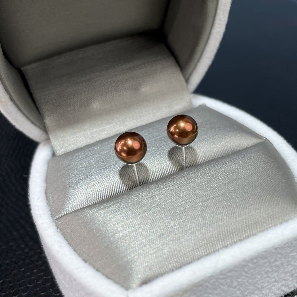 Bông Tai Nụ Bạc Ý s925 Đính 1 Hạt Ngọc Trai Tự Nhiên Chocolate Pearl Màu Nâu Socola Ánh Kim Hiếm Lạ Mắt Tối Giản MADAME HIEN PEARLS Cho Nữ BTT051DS