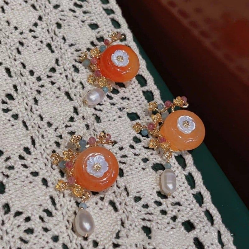 Trâm Cài Áo MADAME HIEN PEARLS Ghim Cài Hình Hoa Đào Đính Hạt Trai Tự Nhiên Phối Tua PKC004