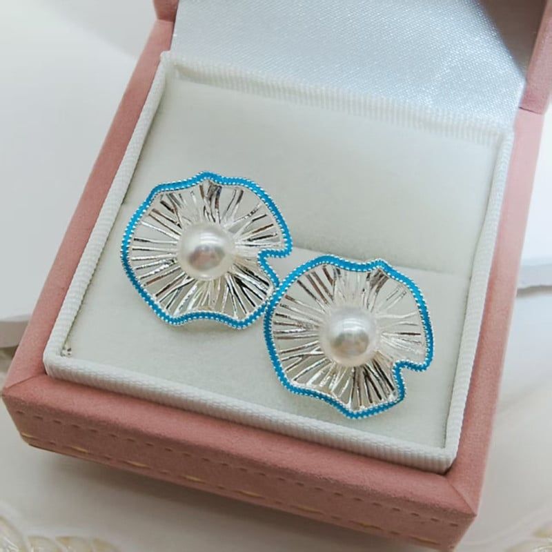 Bông Tai Ngọc Trai Tự Nhiên Thiết Kế Lá Sen Vàng Viền Xanh Ngọc Độc Đáo - Trang Sức Ngọc Trai Phú Quốc Giá Sỉ BTN323