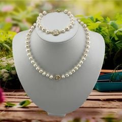 Bộ Set Ngọc Trai Hạt Tròn 6-7mm Khoá Dây Có Thể Điều Chỉnh Mặt Cỏ 4 Lá Phong Cách Van Cleef & Arpels MADAME HIEN PEARLS SCT027