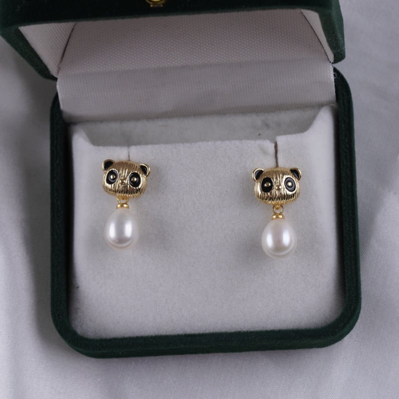 Bông Tai Ngọc Trai Panda Mạ Vàng 18K – Trang Sức Ngọc Trai Cao Cấp Phú Quốc Giá Sỉ MADAME HIEN PEARLS BTG168