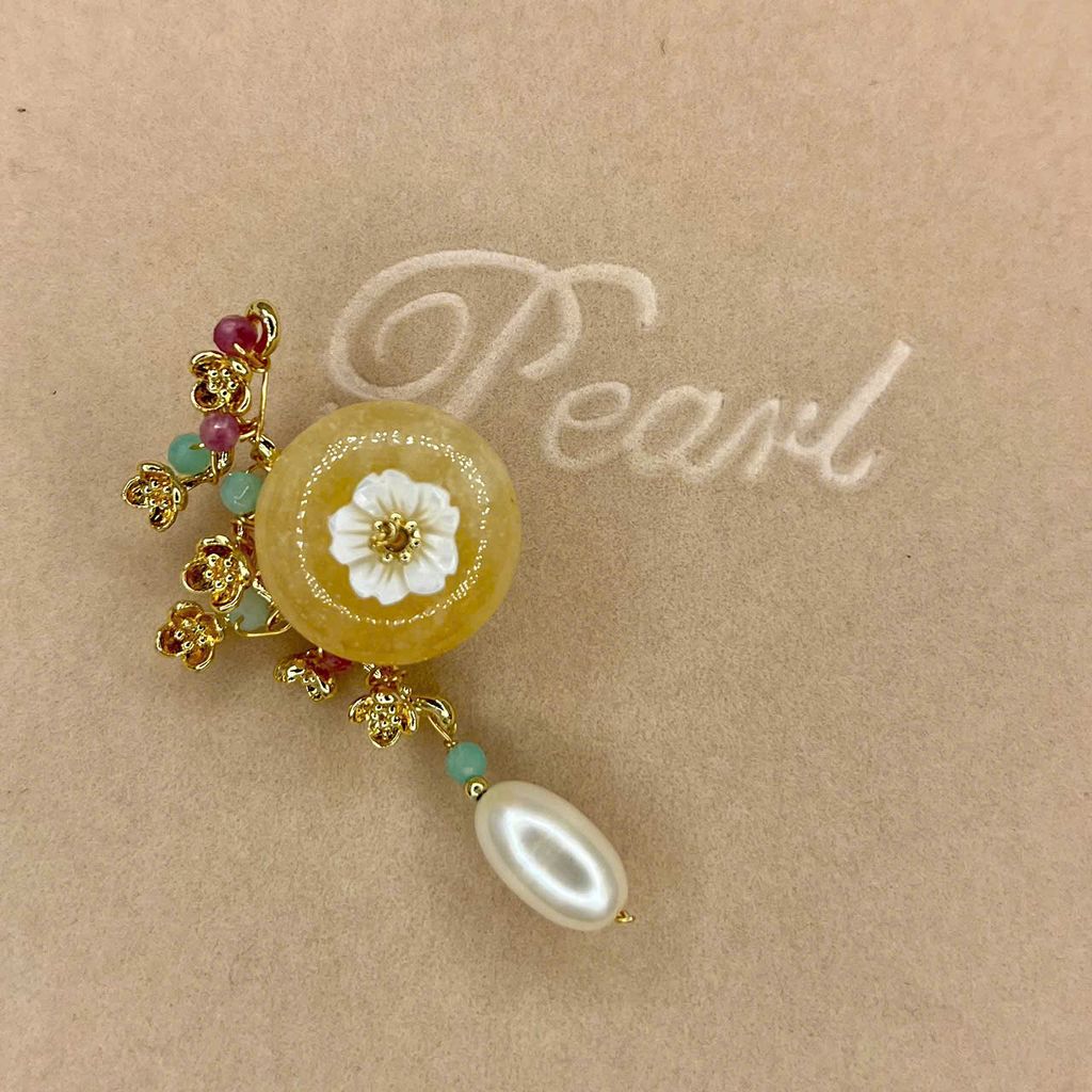 Trâm Cài Áo MADAME HIEN PEARLS Ghim Cài Hình Hoa Đào Đính Hạt Trai Tự Nhiên Phối Tua PKC004