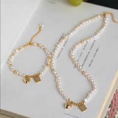 Vòng Cổ Ngọc Trai Baroque Tự Nhiên Mặt Tua Rua Trái Tim và Tấm Thẻ Good Luck MADAME HIEN PEARLS Unisex Nam Nữ CB051