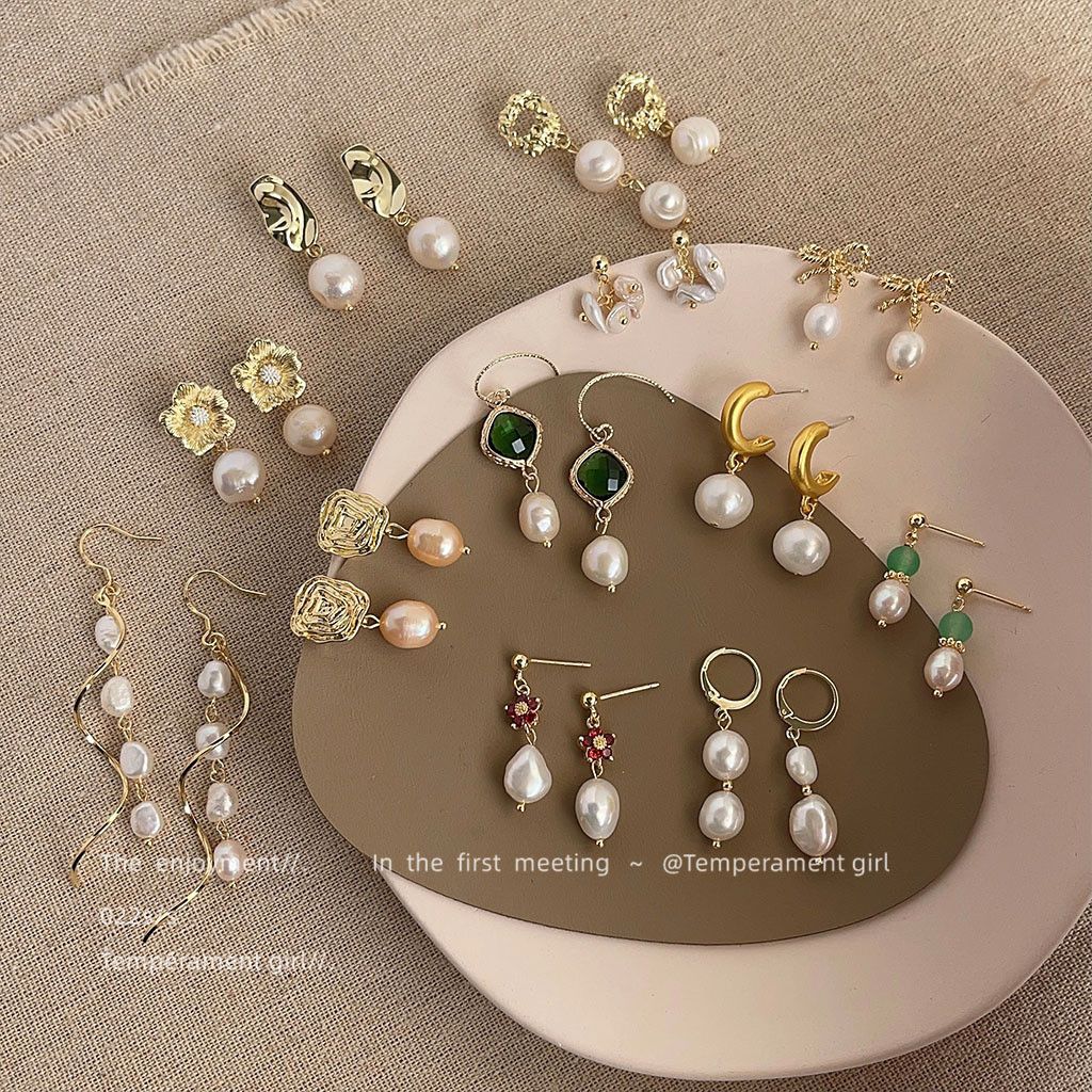 Bông tai Ngọc Trai Tự Nhiên Kiểu Baroque Kết Hợp Đá Ruby Đỏ Tạo Hình Hoa 5 Cánh Quà Tặng Trang Sức Nữ Cao Cấp MADAME HIEN PEARLS BTB133