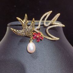 Ghim Trâm Cài Áo Én Báo Xuân Đính Ngọc Trai Tự Nhiên MADAME HIEN PEARLS Cho Nữ PKC051