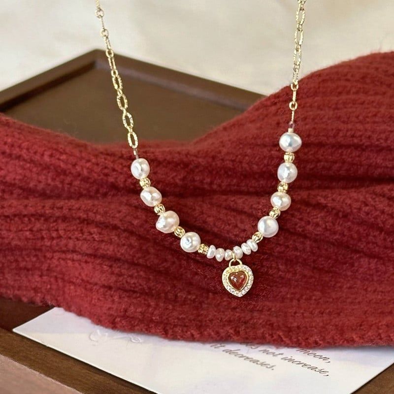 Designer Jewelry Dây Chuyền Ngọc Trai Baroque Tự Nhiên Mặt Trái Tim Barlow Đỏ Huyết Cổ Điển MADAME HIEN PEARLS Cho Nữ MB042