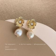 Bông tai Ngọc Trai Tự Nhiên Baroque Mặt Hoa 3D Thanh Lịch Quà Tặng Trang Sức Nữ Cao Cấp MADAME HIEN PEARLS BTB135