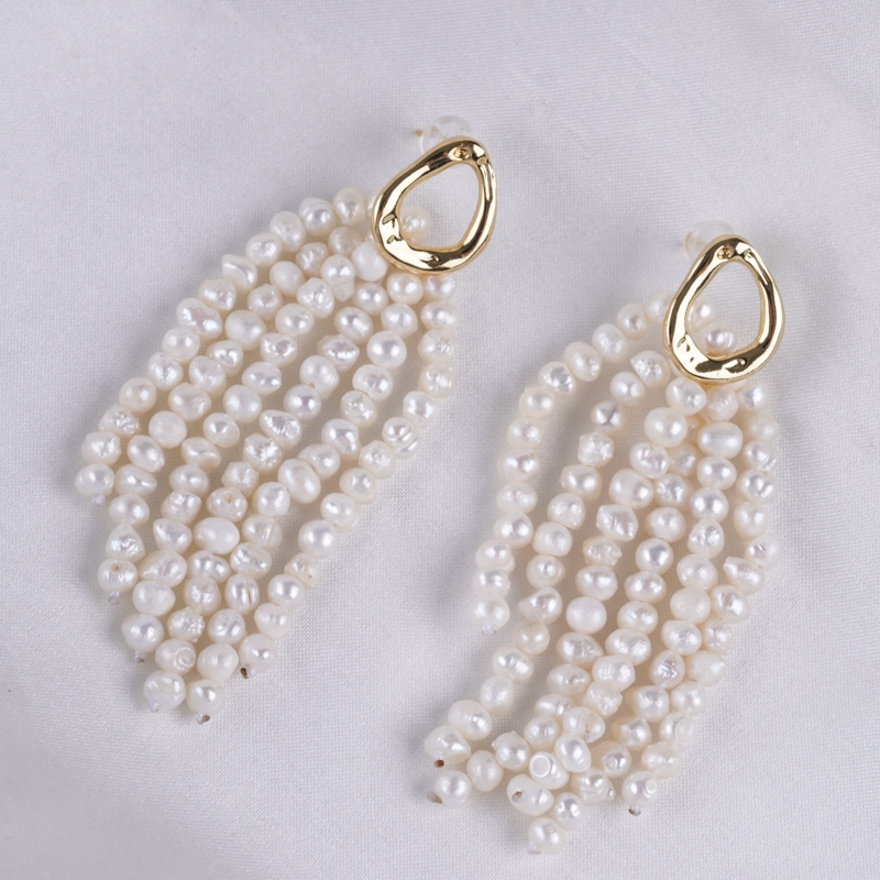DESIGNER JEWELRY Bông Tai Tua Rua Ngọc Trai Tự Nhiên Chùm 6 Dây Khoá Mạ Vàng 14 Chốt Thời Trang RUNWAY Sang Trọng MADAME HIEN PEARLS BTT134