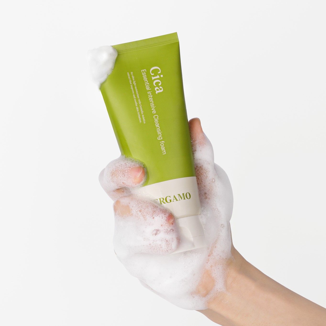 SỮA RỬA MẶT RAU MÁ BERGAMO CICA ESSENTIAL INTENSIVE CLEANSING FOAM 120ML