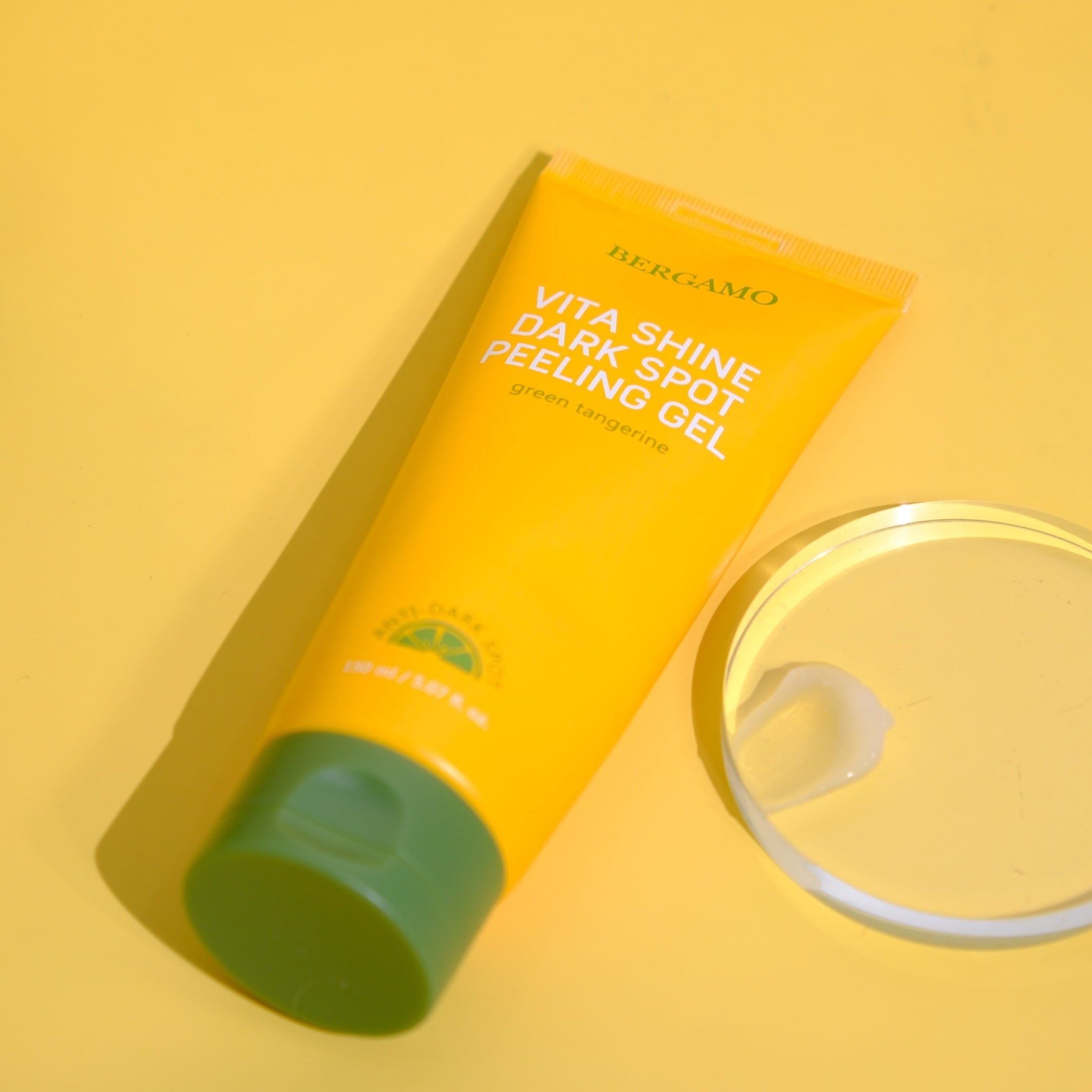 TẨY DA CHẾT QUÝT XANH SÁNG DA MỜ THÂM NÁM BERGAMO GREEN TANGERINE VITA SHINE DARK SPOT PEELING GEL 150ML