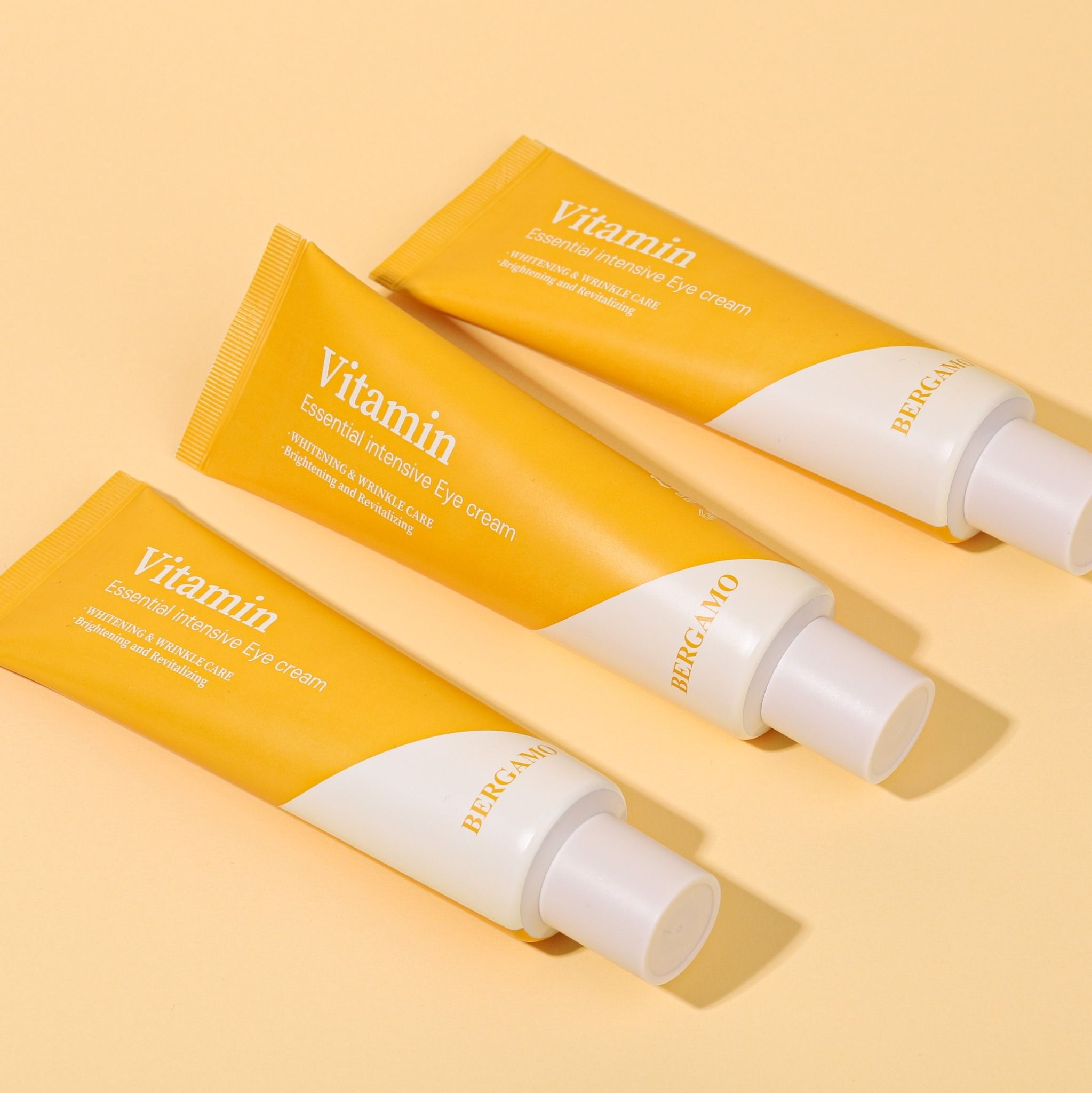 KEM DƯỠNG MẮT VITAMIN BERGAMO VITAMIN ESSENTIAL INTENSIVE EYECREAM 100G