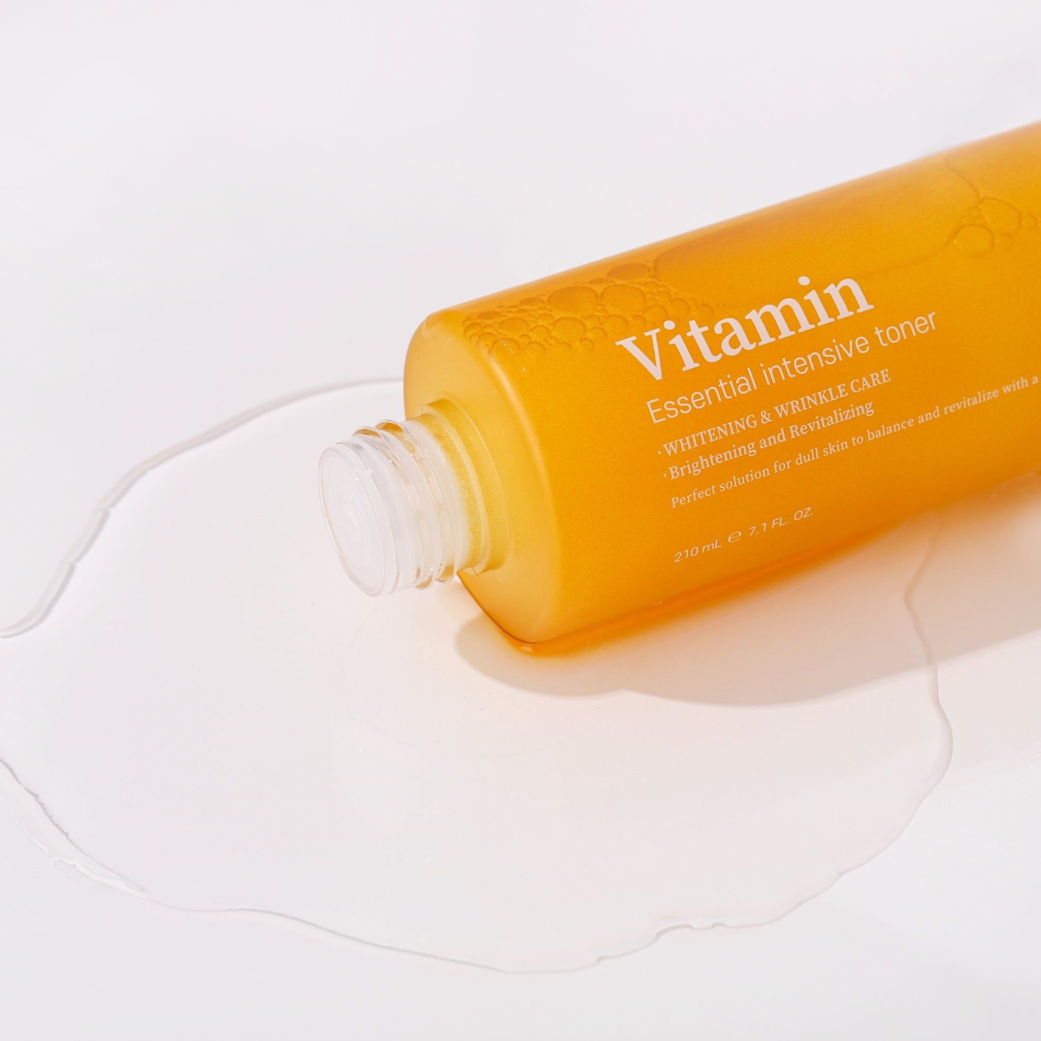 TONER VITAMIN SÁNG DA BERGAMO VITAMIN ESSENTIAL INTENSIVE TONER 210ML