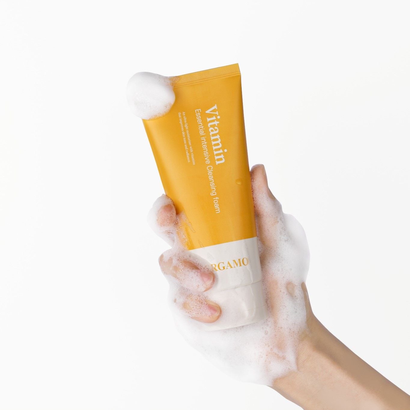 SỮA RỬA MẶT VITAMIN SÁNG DA BERGAMO INTENSIVE VITAMIN CLEANSING FOAM 120ML
