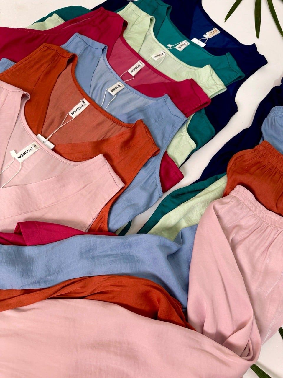  Đồ bộ dài cổ V nhún ống rộng 