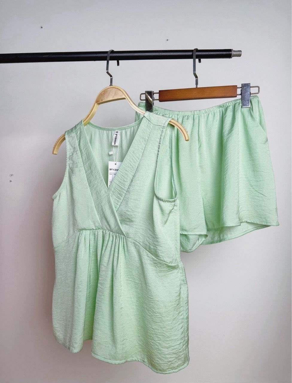  Đồ bộ đùi cổ V nhún 