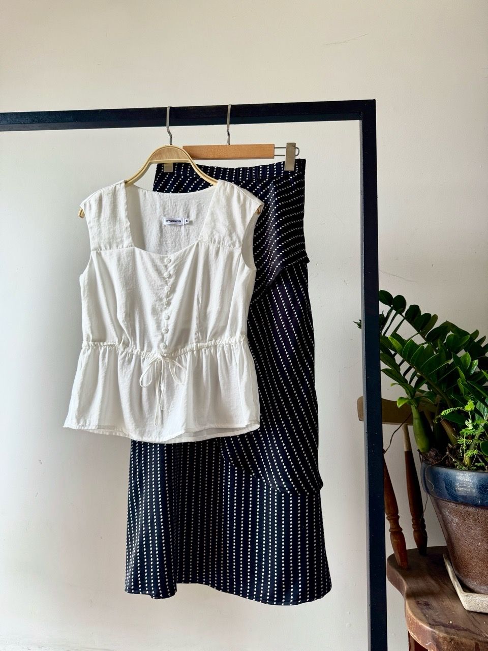  Áo sát nách rút dây eo 