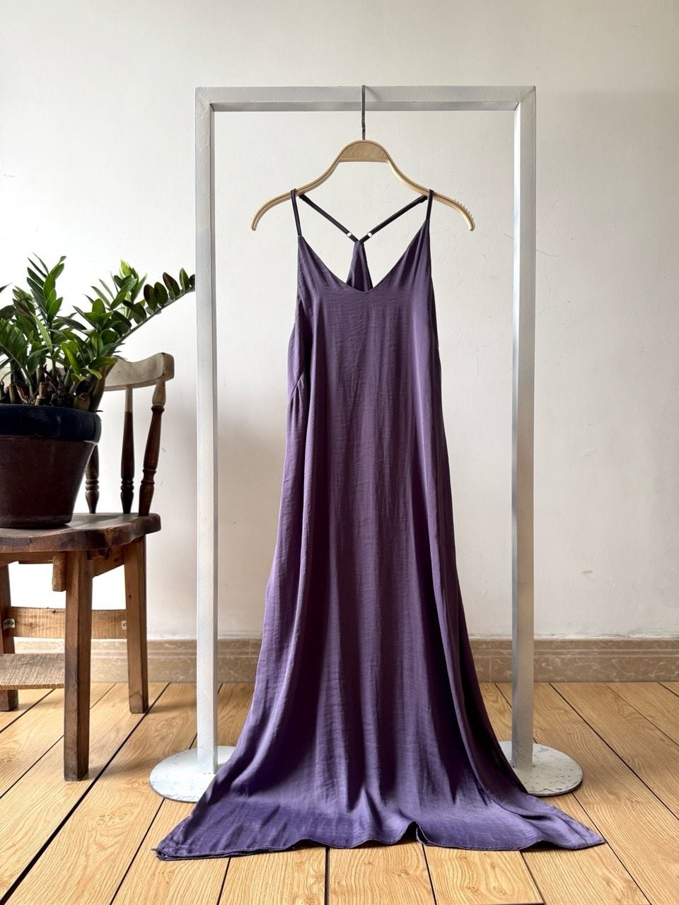  Đầm dây yếm xẻ 