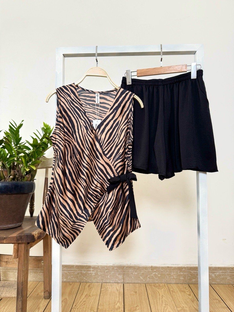  Set áo hv quần váy không tay 