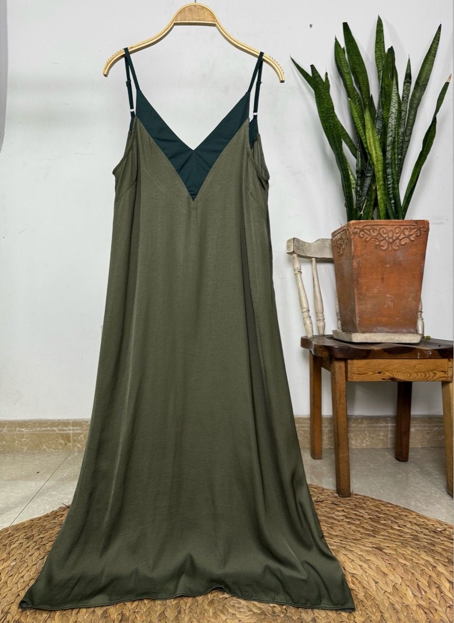  Đầm lụa 2 dây dài cổ V phối màu Infashion 