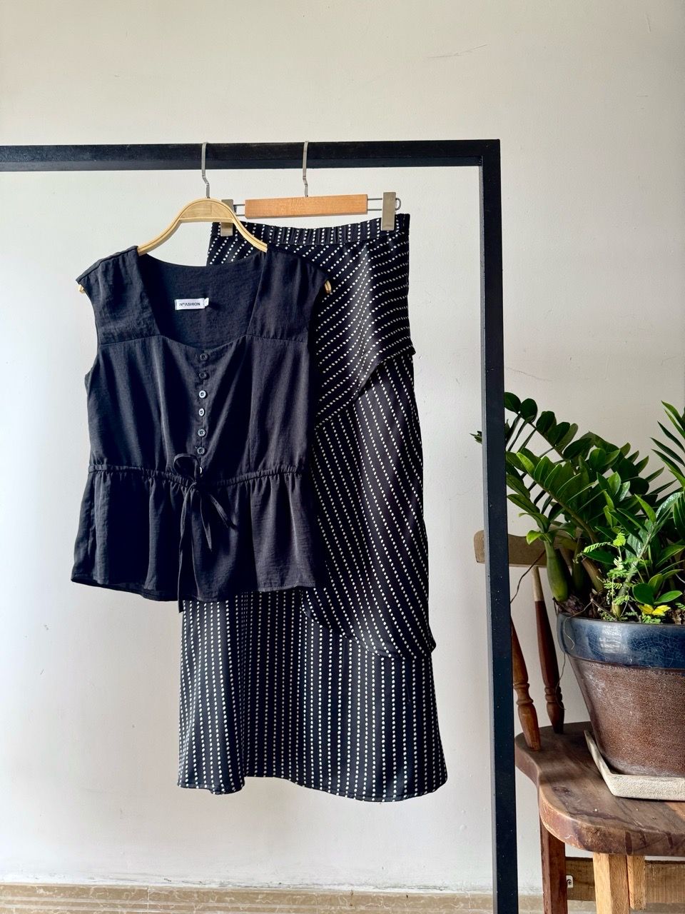  Áo sát nách rút dây eo 