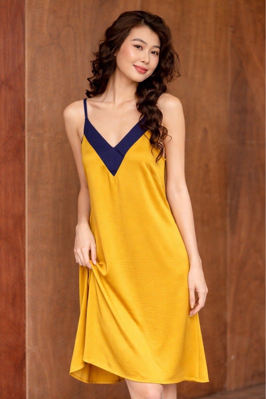  Đầm dây phối cổ V ngắn 