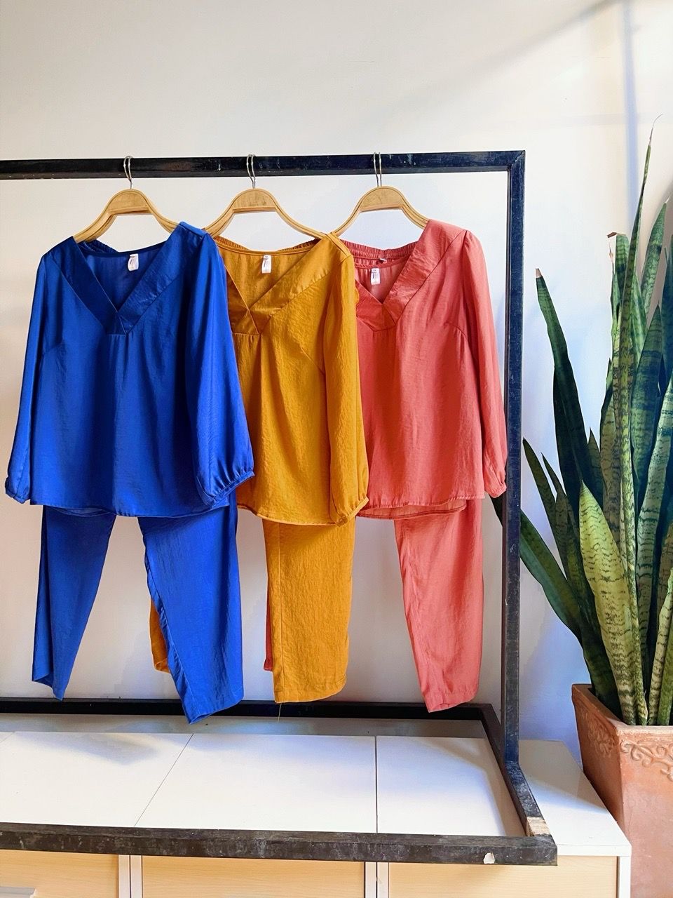  Đồ bộ dài lụa cổ V tay dài Infashion 