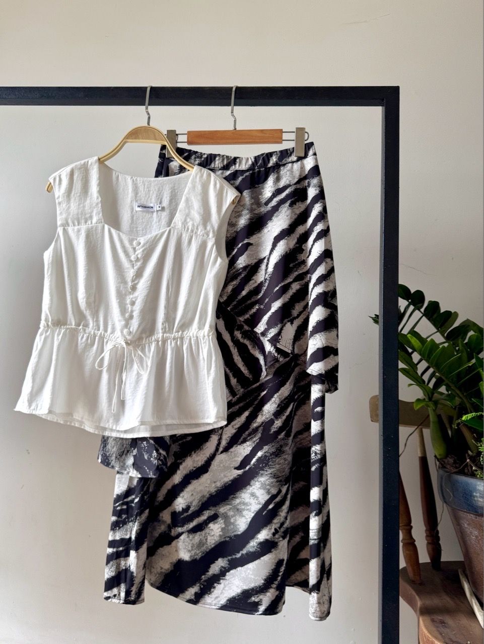  Áo sát nách rút dây eo 