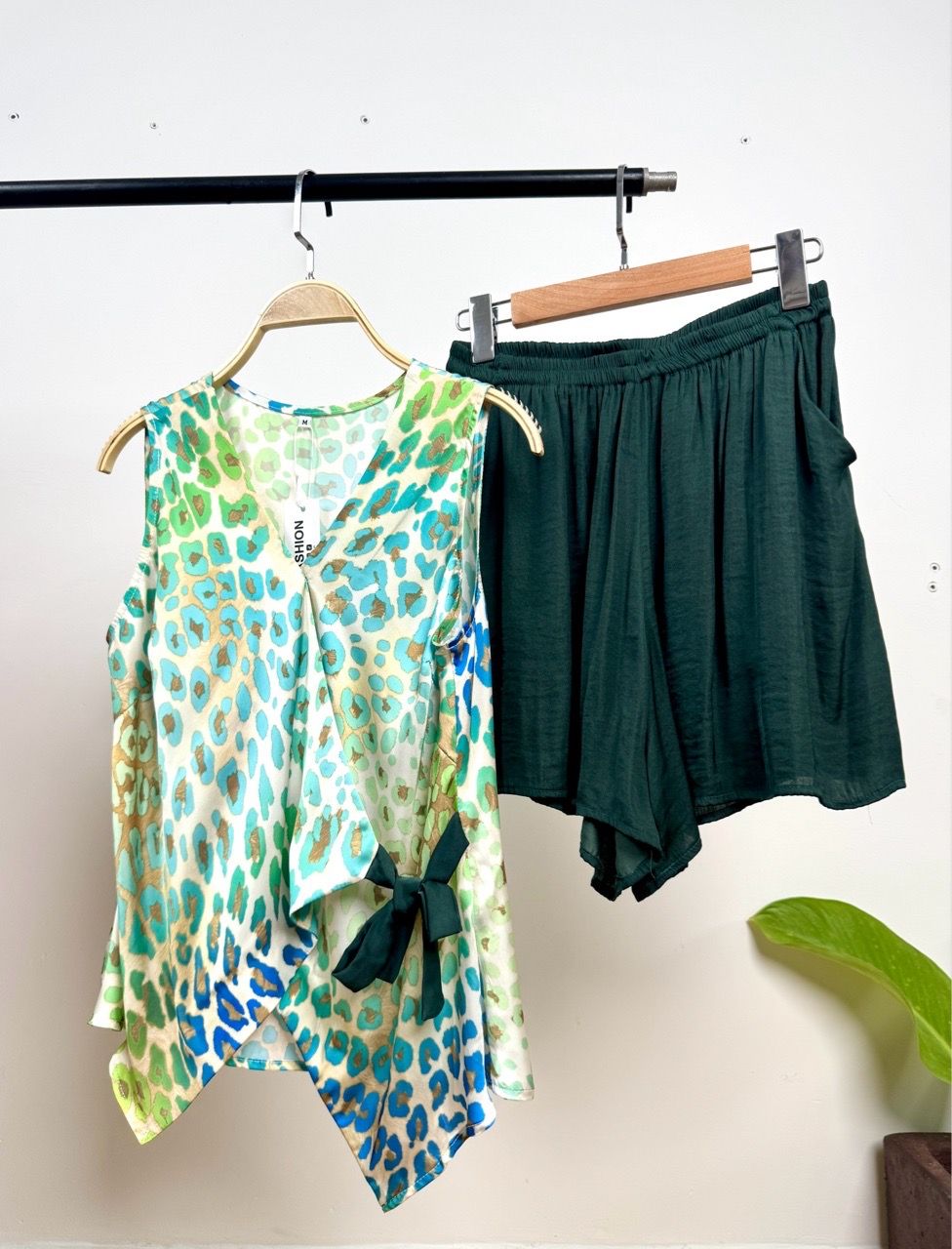  Áo lụa kiểu sọc nhấn nơ Infashion (Set áo hv) 