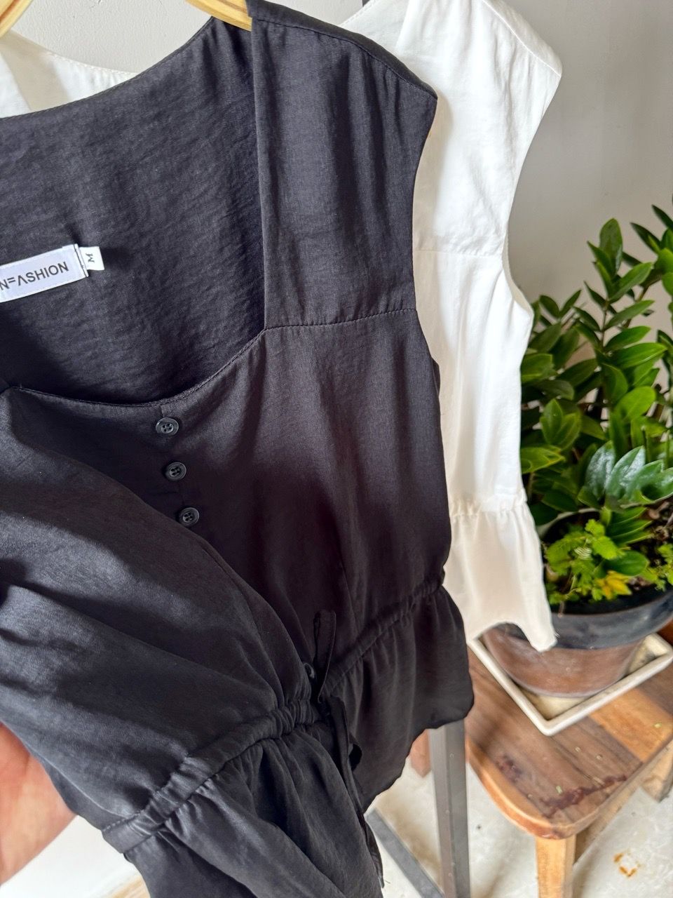  Áo sát nách rút dây eo 