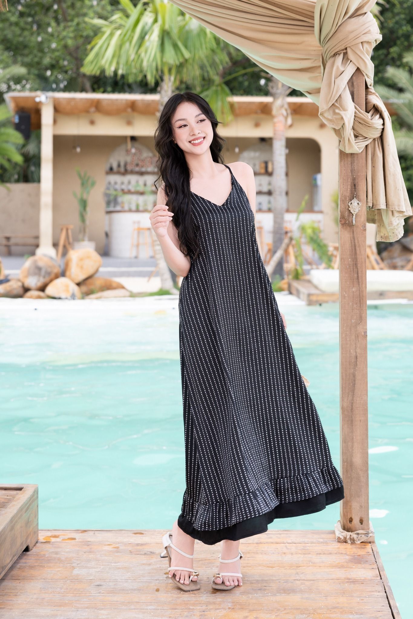  Đầm dây cột nơ sau bèo chân 