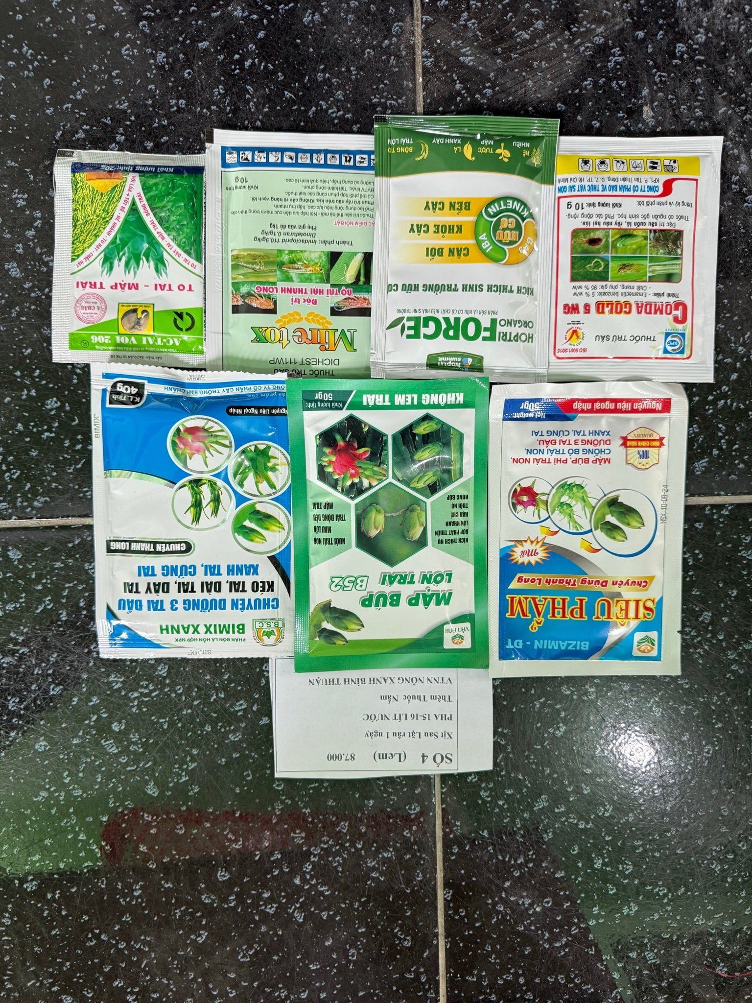  Chuyên dùng cho cho thanh long Bộ số 4 (lem) xịt sau lặt râu 1 ngày 