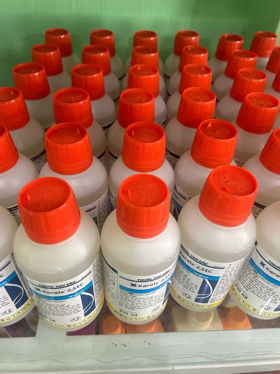  Thuốc KARATE 2.5EC (250ml) trừ Bọ Xít Muỗi hại cây ăn trái-Thuốc Trừ Sâu Karate Trừ Sâu cuốn lá, Bọ trĩ, Bọ xít muỗi, Sâu Phao, Bọ xít 