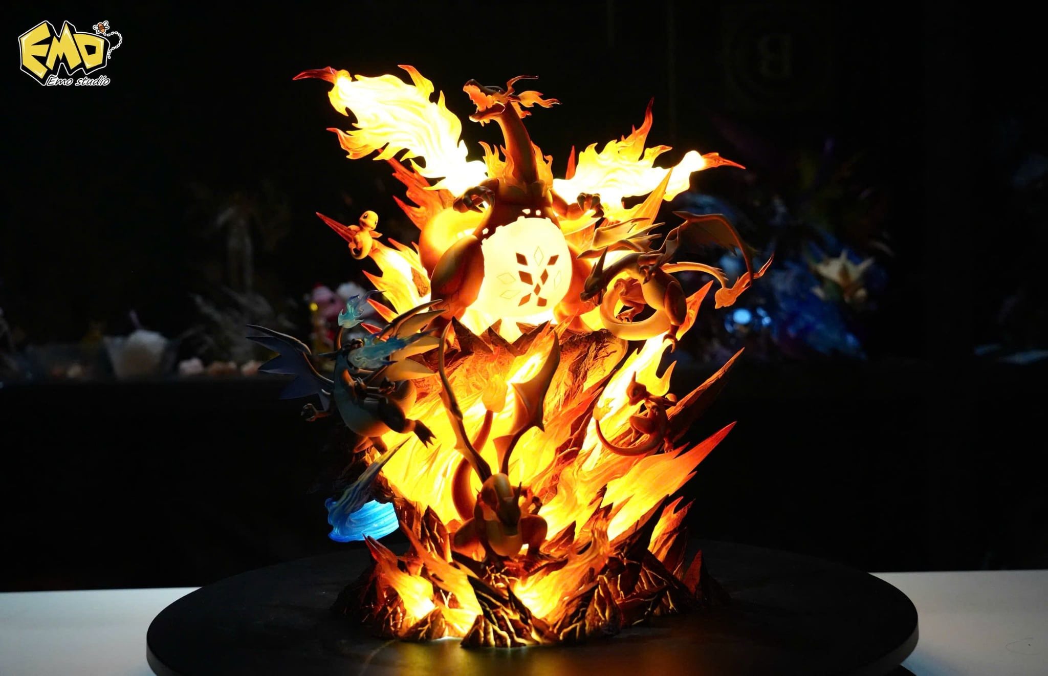 Charizard - Pokemon - Emo Studio 