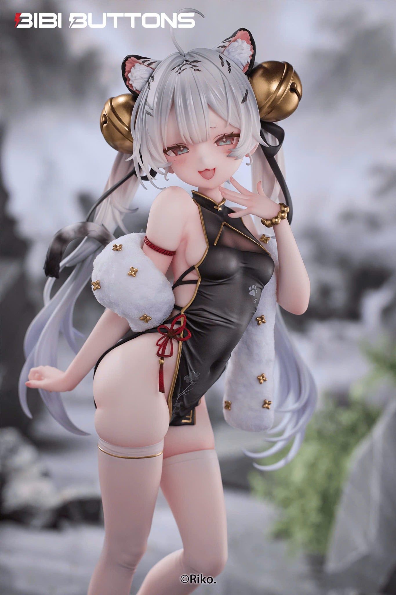  Tiger's Roar Stirs the Wind – White Tiger - Bibi Buttons 