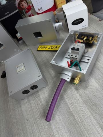  T15-03B​ Thi công hộp nguồn tổng cho dàn âm thanh (chi phí gia công theo yêu cầu) 